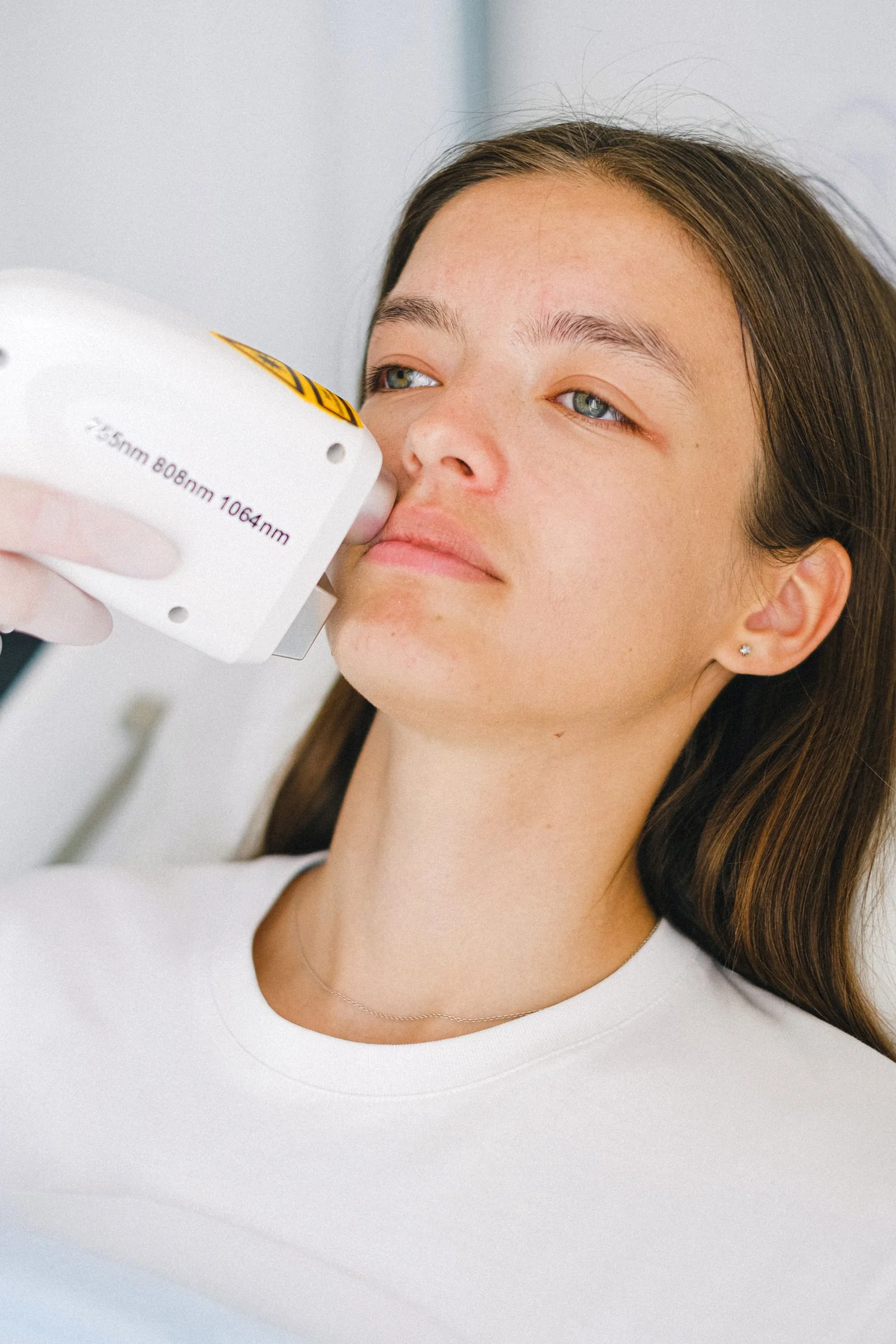 Tratamiento de rejuvenecimiento facial con tecnología láser